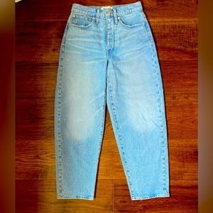 Madewell. Balloon, high-waisted. Size 24. Light wash.